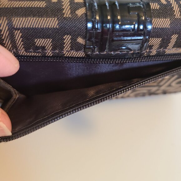 Liz Claiborne Set - Barrel Bag and Wallet - Brown and Cream Logo - Picture 4 of 14